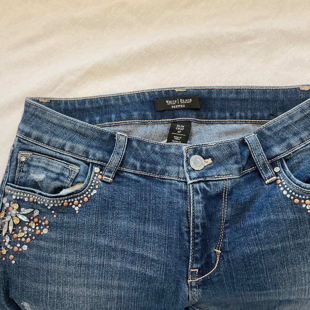 White House Black Market crystal accented slim crop jeans sz 4P